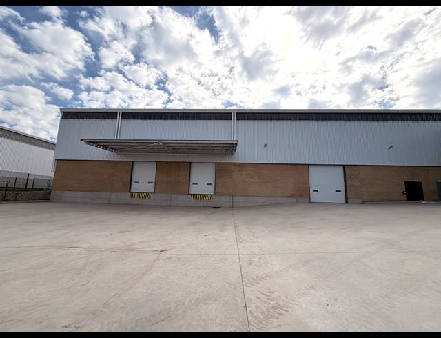 3,107M² WAREHOUSE TO LET IN AIRPORT PARK